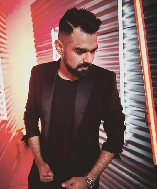 DJ
